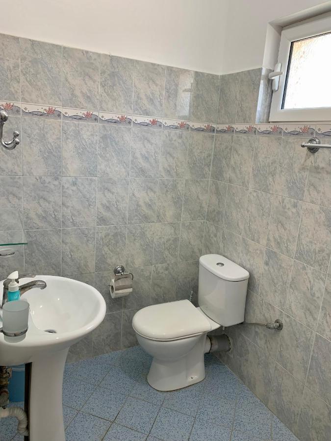 Vaso Apts Apartment *